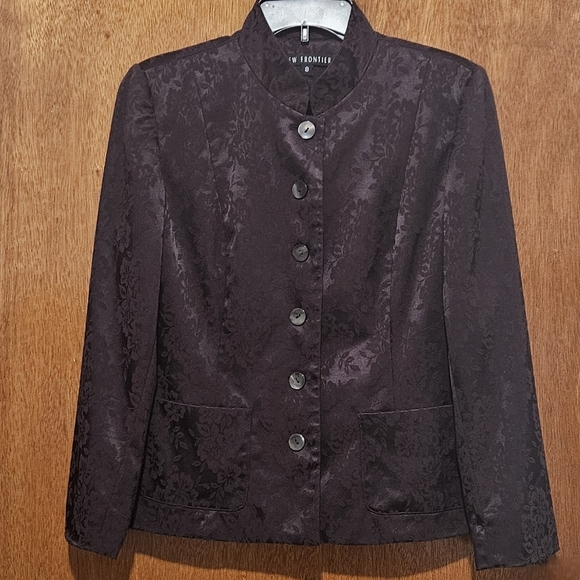 NEW FRONTIER, Elegant short blazer size 8, with mandarin collar - Picture 2 of 11